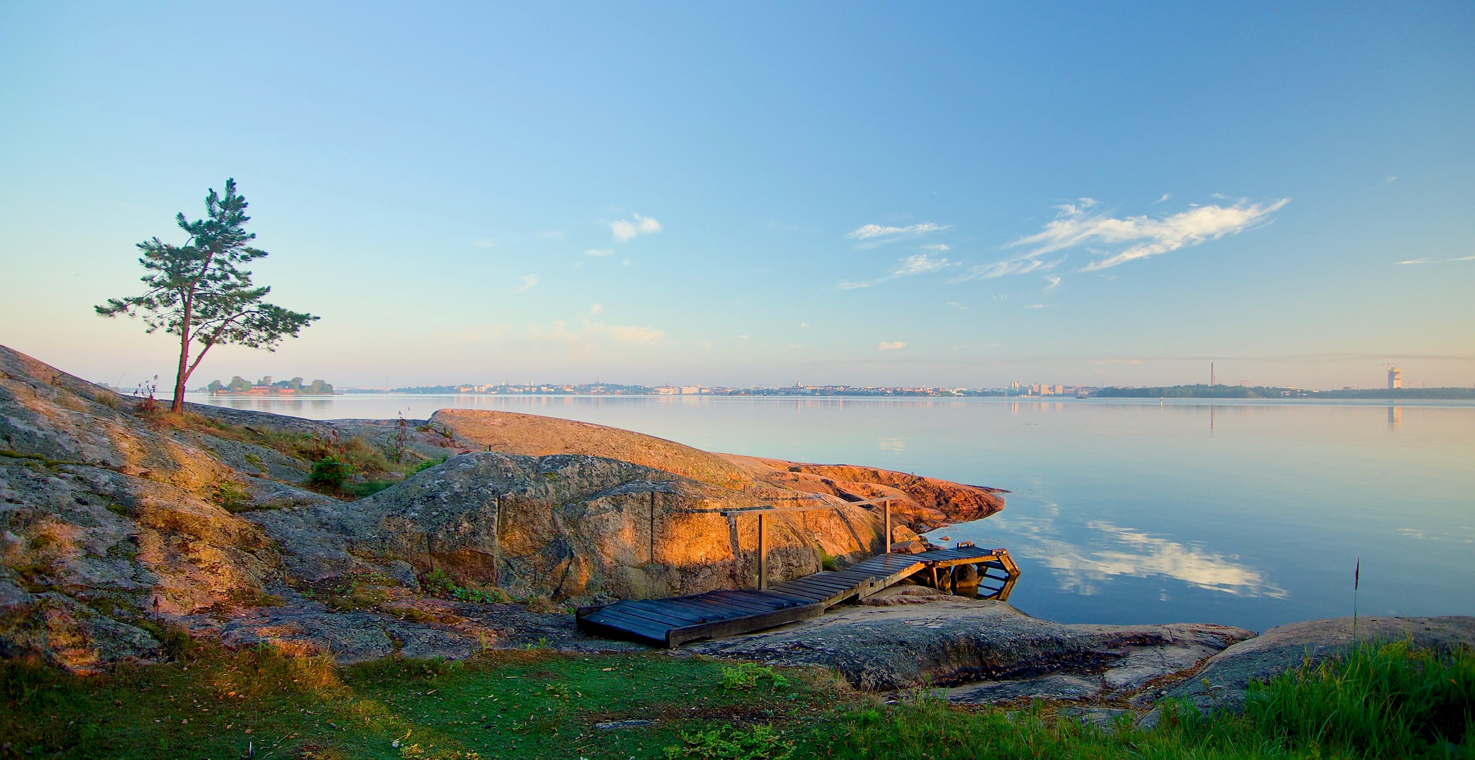 Saunasaari shoreline